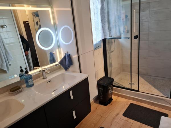 Alès (30100) Joli appartement en duplex au 1er étage d'une maison de ville
