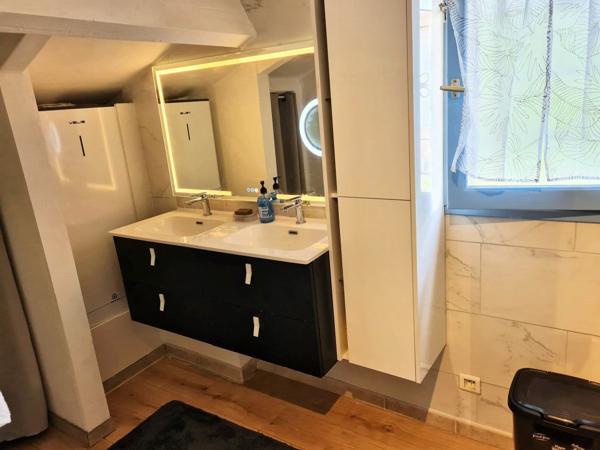 Alès (30100) Joli appartement en duplex au 1er étage d'une maison de ville