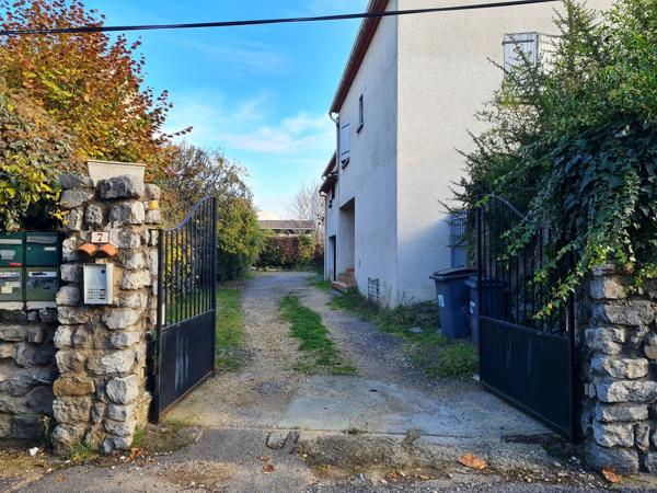 Alès (30100) Joli appartement en duplex au 1er étage d'une maison de ville