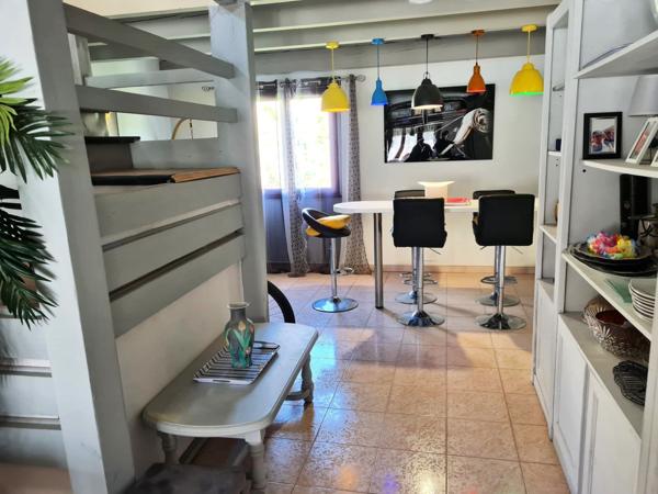 Alès (30100) Joli appartement en duplex au 1er étage d'une maison de ville