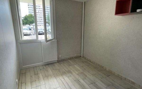 Appartement à louer    1 pièce •  Gradignan