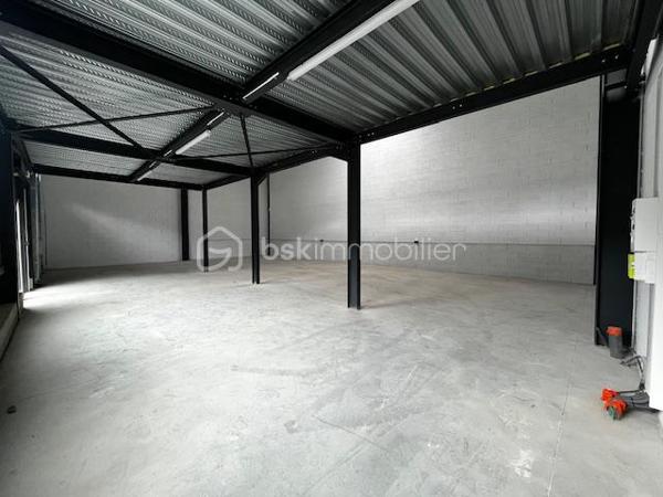 Local d activites de 206 m²
