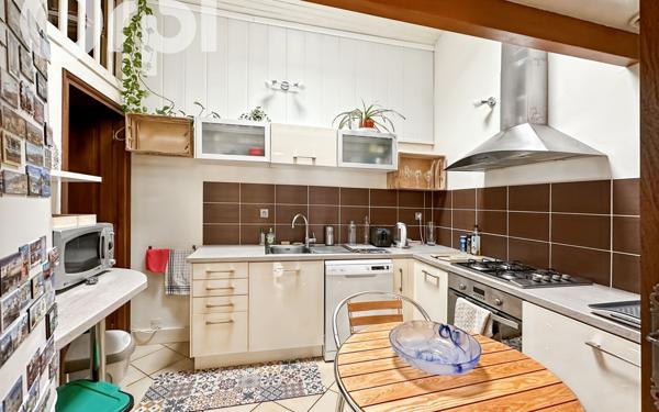 Maison à vendre    3 pièces •  Meyras