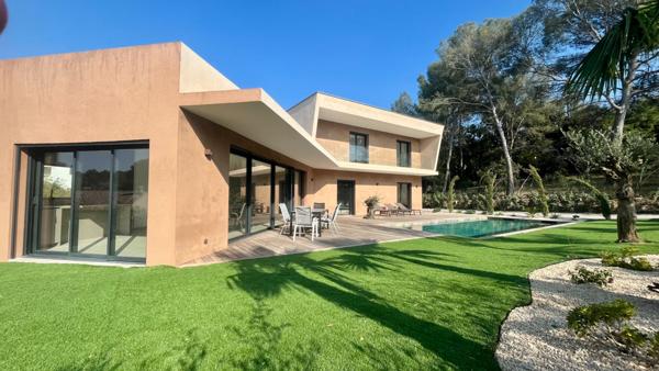 Villa Saint Raphael 7 pièce(s) 288 m2