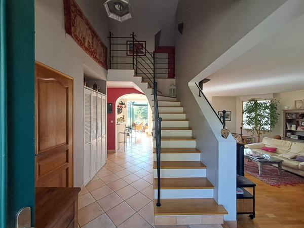 Maison familiale 167 m² à Rouillon avec 5 chambres, suite parentale, double garage et jardin 2300 m²