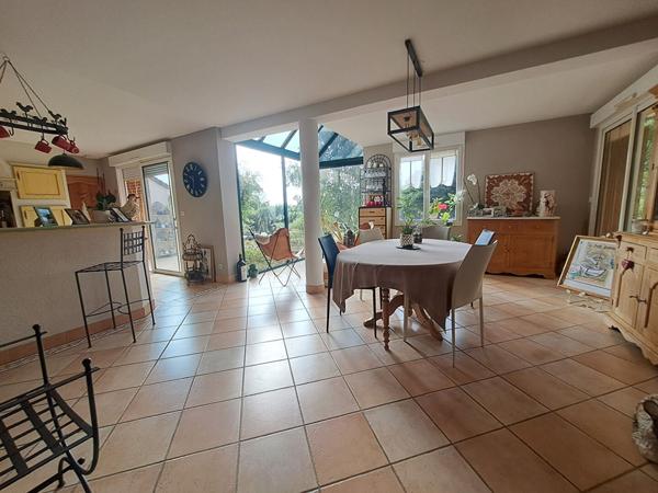 Maison familiale 167 m² à Rouillon avec 5 chambres, suite parentale, double garage et jardin 2300 m²