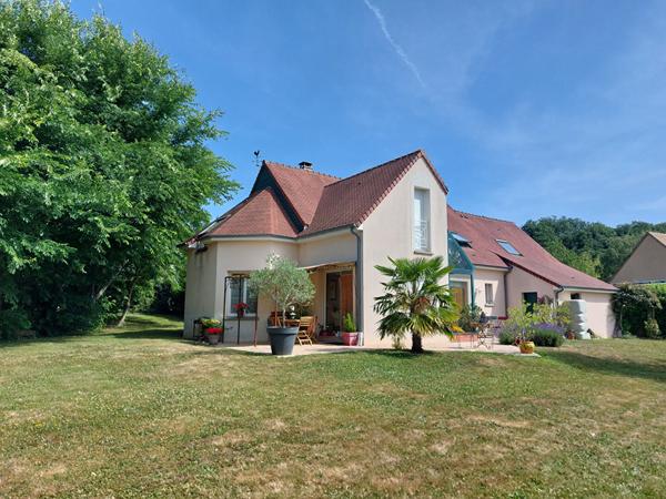 Maison familiale 167 m² à Rouillon avec 5 chambres, suite parentale, double garage et jardin 2300 m²