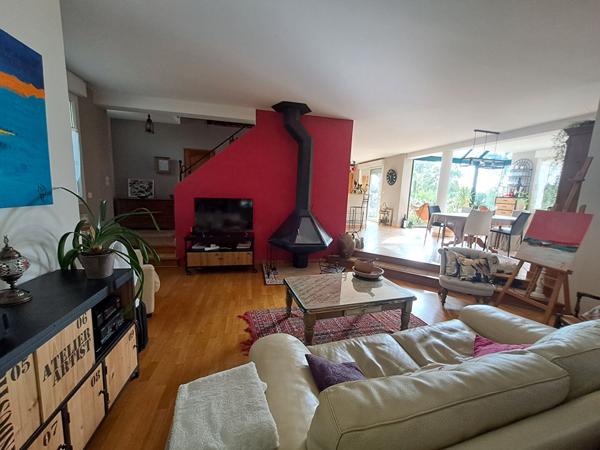 Maison familiale 167 m² à Rouillon avec 5 chambres, suite parentale, double garage et jardin 2300 m²