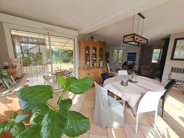 Maison familiale 167 m² à Rouillon avec 5 chambres, suite parentale, double garage et jardin 2300 m²