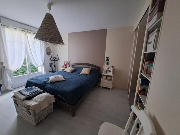 Maison familiale 167 m² à Rouillon avec 5 chambres, suite parentale, double garage et jardin 2300 m²