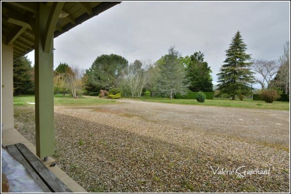 Maison 174 m² + piscine et dépendances sur 3,5 ha de terrain