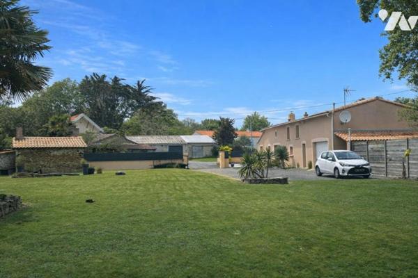 En campagne à 4 kms du Centre de Saint Philbert de Grand Lieu Maison avec terrain de 1885 m² 