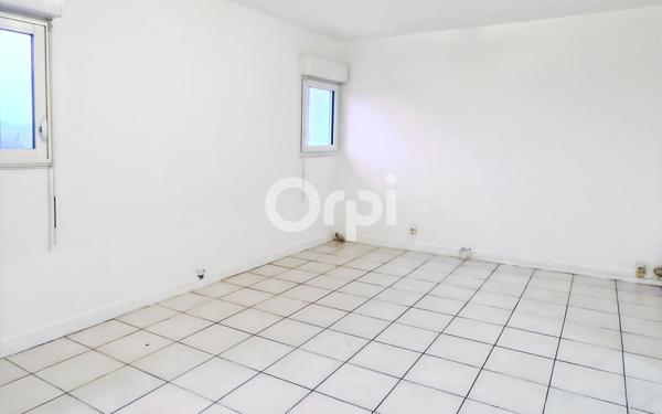 Maison à vendre    6 pièces •  Fosses