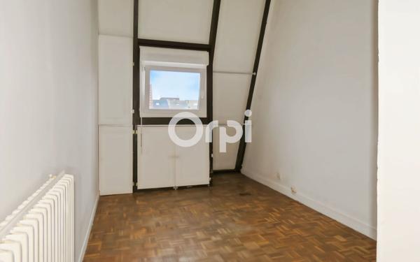 Maison à vendre    6 pièces •  Fosses