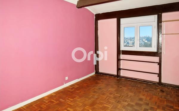 Maison à vendre    6 pièces •  Fosses