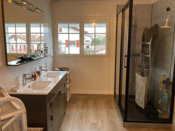 Magnifique appartement à vendre d'une suface de 88 m² avec une terrasse de 70m² et garage sur 30 m².