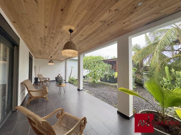 VILLA RECENTE AVEC GARAGE ET JACUZZI