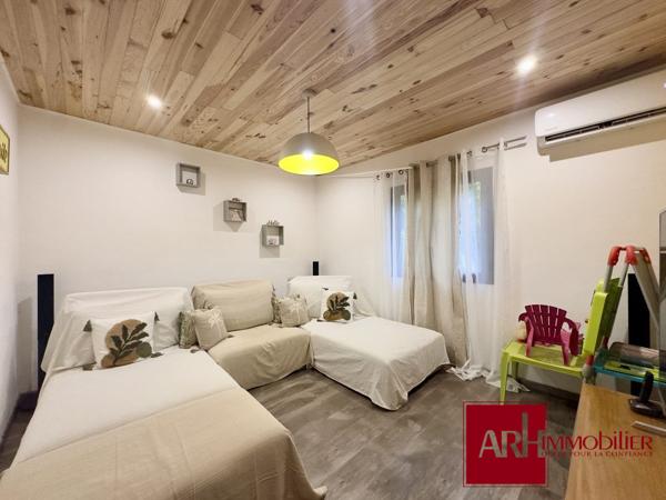 VILLA RECENTE AVEC GARAGE ET JACUZZI