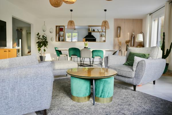 A vendre à Villers-Allerand une maison 160m2 : 5 chambres ; deux studios indepandants 35m2 et 55m2 ;