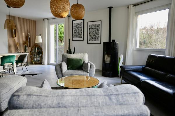 A vendre à Villers-Allerand une maison 160m2 : 5 chambres ; deux studios indepandants 35m2 et 55m2 ;