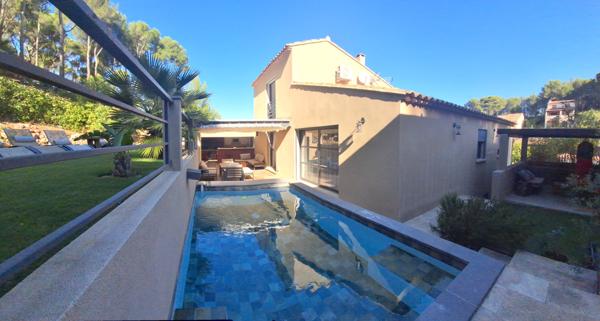 Septèmes-les-Vallons (13240) Villa indépendante ,plein sud composée de 2 logements