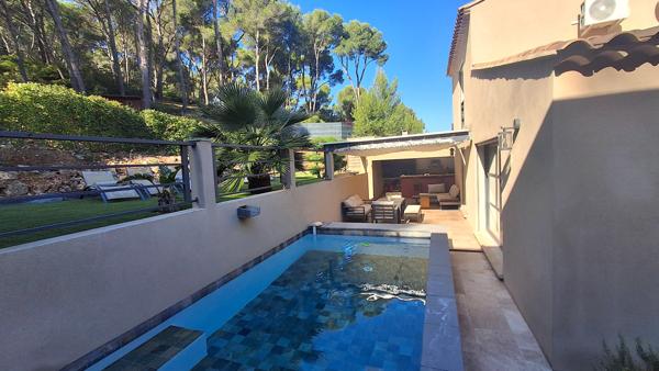 Septèmes-les-Vallons (13240) Villa indépendante ,plein sud composée de 2 logements