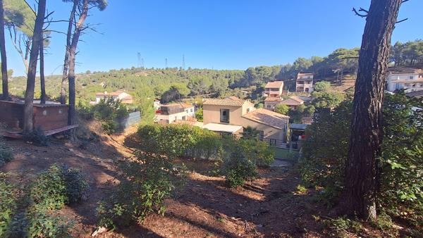 Septèmes-les-Vallons (13240) Villa indépendante ,plein sud composée de 2 logements