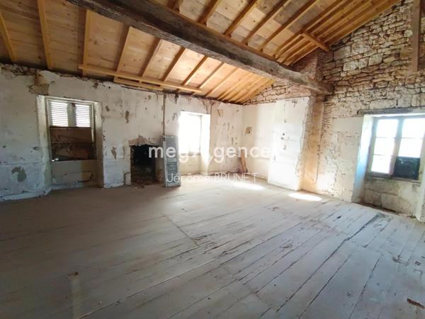 Maison à FONTENAY-LE-COMTE, 85200 - 16 pièces 400m²