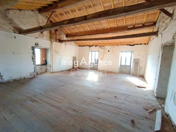 Maison à FONTENAY-LE-COMTE, 85200 - 16 pièces 400m²