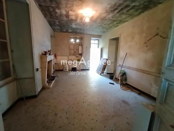 Maison à FONTENAY-LE-COMTE, 85200 - 16 pièces 400m²