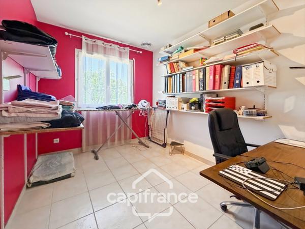 Maison à vendre  de plain-pied avec 6 pièces à SAINT UZE (26)