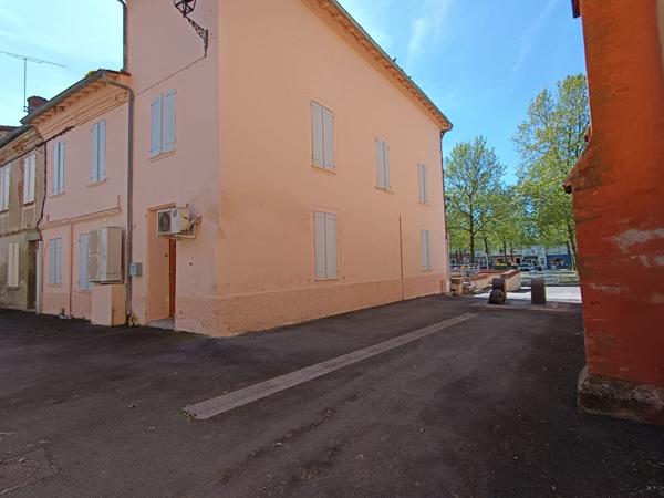 Immeuble OPPORTUNITÉ RARE ? IMMEUBLE DE 223 m² ? EMPLACEMENT N°1 ? RESTAURANT AVEC TERRASSE ET FORT POTENTIEL