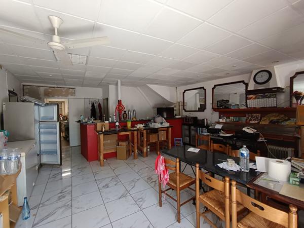 Immeuble OPPORTUNITÉ RARE ? IMMEUBLE DE 223 m² ? EMPLACEMENT N°1 ? RESTAURANT AVEC TERRASSE ET FORT POTENTIEL