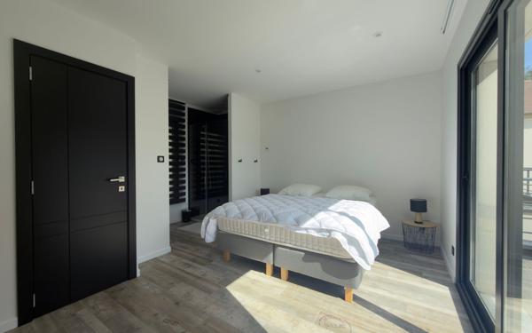 Maison à vendre    7 pièces • 240,37 m2 Auvers-sur-Oise
