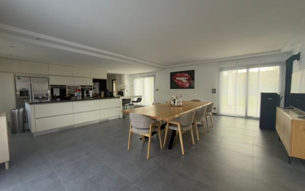 Maison à vendre    7 pièces • 240,37 m2 Auvers-sur-Oise