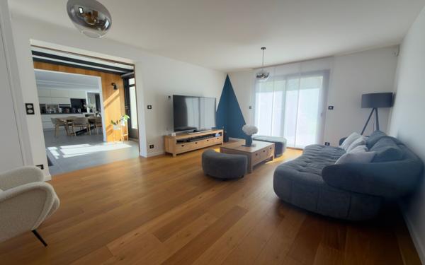 Maison à vendre    7 pièces • 240,37 m2 Auvers-sur-Oise
