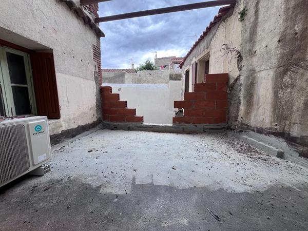 Immeuble de rapport de 200 m² environs à rénover pouvant être aménagé en deux appartements et un local