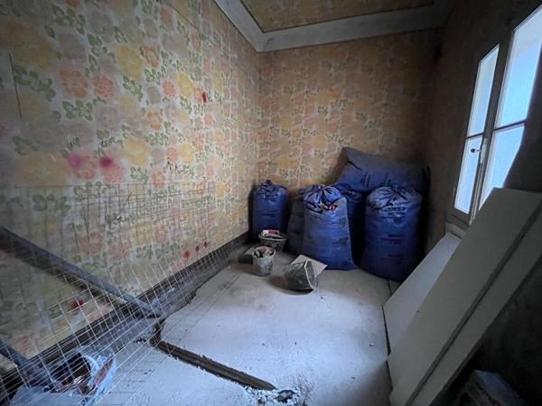 Immeuble de rapport de 200 m² environs à rénover pouvant être aménagé en deux appartements et un local