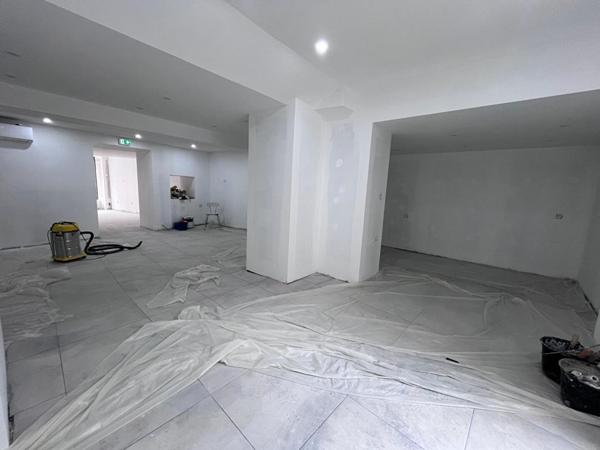 Immeuble de rapport de 200 m² environs à rénover pouvant être aménagé en deux appartements et un local