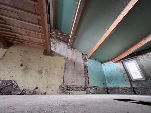 Immeuble de rapport de 200 m² environs à rénover pouvant être aménagé en deux appartements et un local