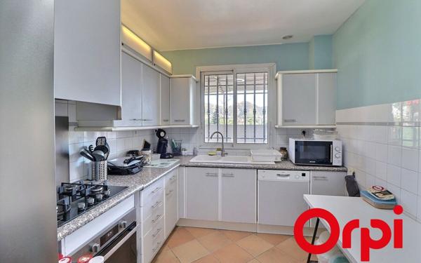 Appartement à vendre    3 pièces • 89 m2 Marseille 11