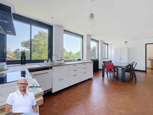 Maison à vendre 7 pièces à LE PONT DE BEAUVOISIN  (38) - 214m2 habitable sur plus de 1800m2 de terrain