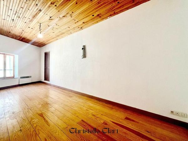 Maison de village 6 pièces 138 m2, située à  Villepinte
