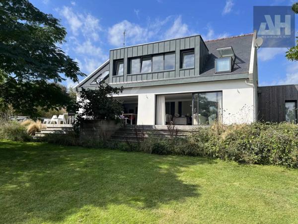 LE RELECQ KERHUON - EXCEPTIONNELLE MAISON ENTIÈREMENT RÉNOVÉE DE 220 M2