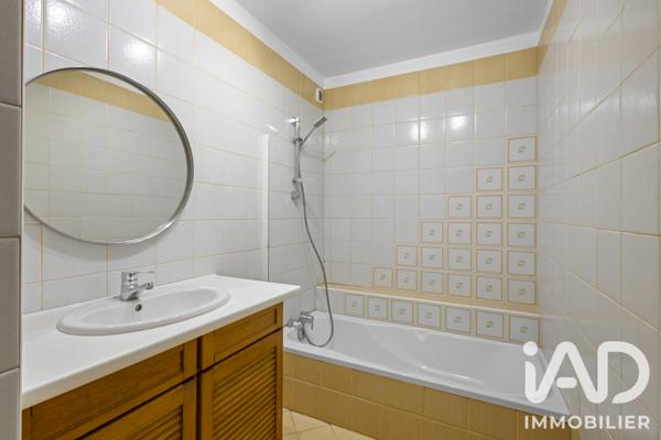 Maison à vendre 5 pièces 205,5 m² Aubagne