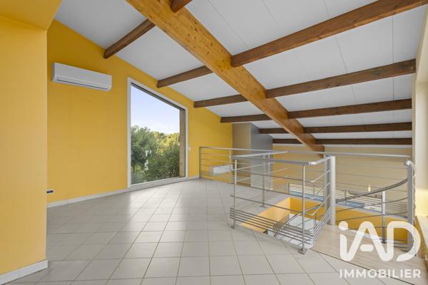 Maison à vendre 5 pièces 205,5 m² Aubagne