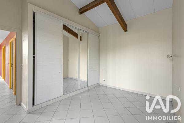 Maison à vendre 5 pièces 205,5 m² Aubagne