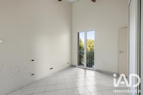 Maison à vendre 5 pièces 205,5 m² Aubagne