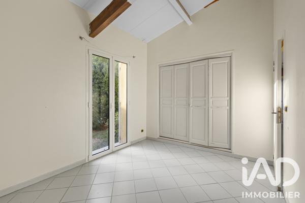 Maison à vendre 5 pièces 205,5 m² Aubagne