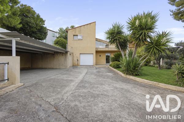 Maison à vendre 5 pièces 205,5 m² Aubagne